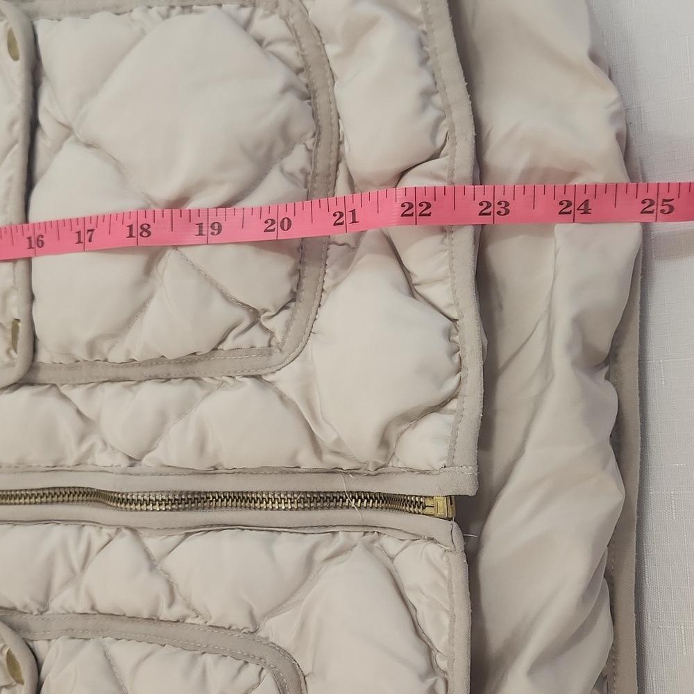 Woolrich Womens Quilted Puffer Vest. Beige. Size M - Picture 10 of 10